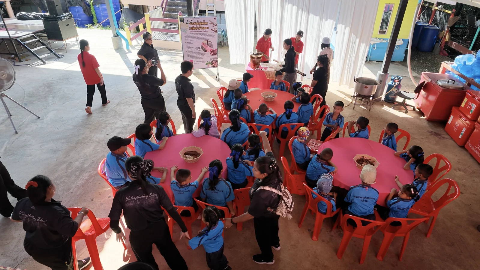บรรยากาศศาลากิจกรรมเวิร์กช็อปผ้ามัดย้อม บ้านคลองโคนรีสอร์ท