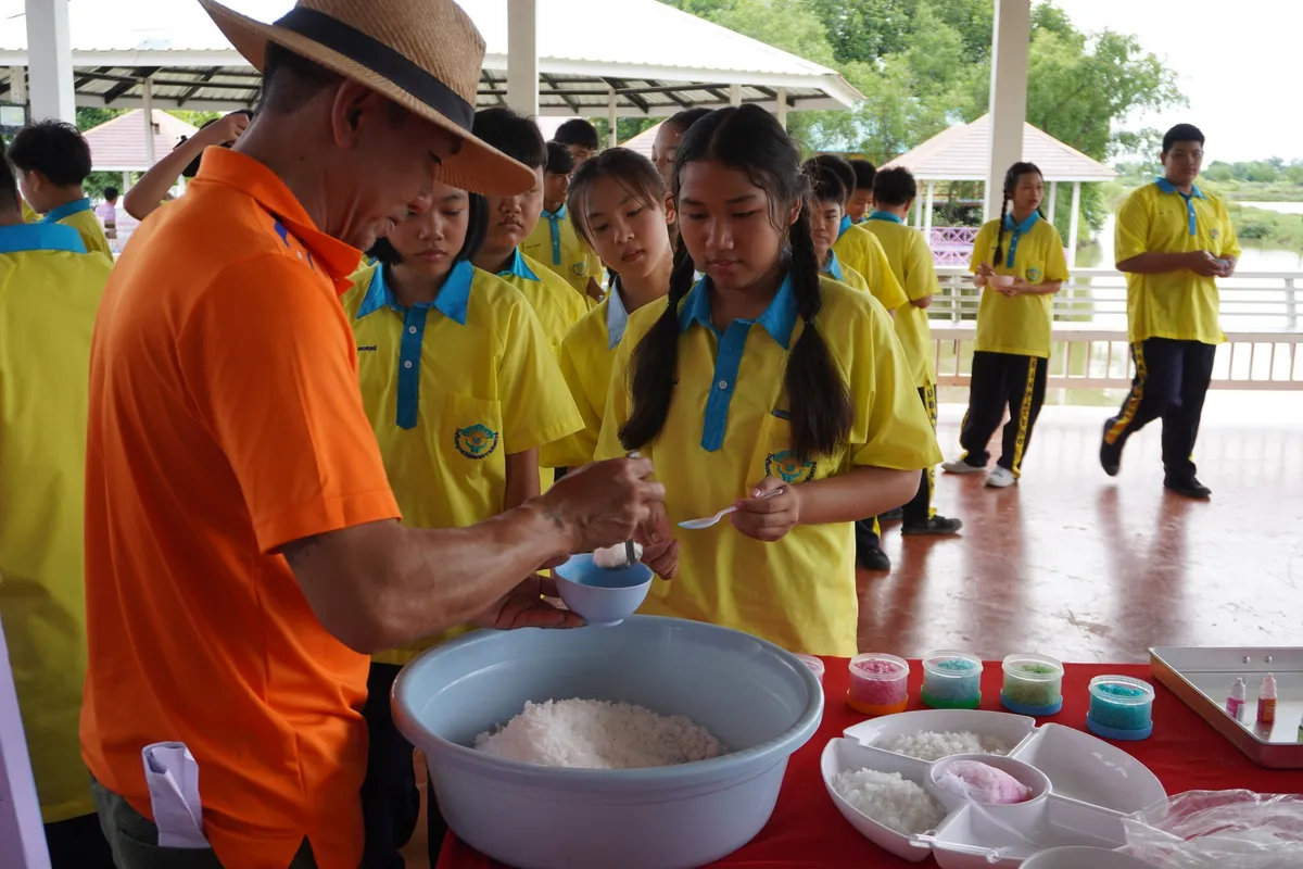 เวิร์กช็อปทำเกลือหอมเมืองสมุทร กิจกรรมเชิงเรียนรู้ บ้านคลองโคนรีสอร์ท สมุทรสงคราม