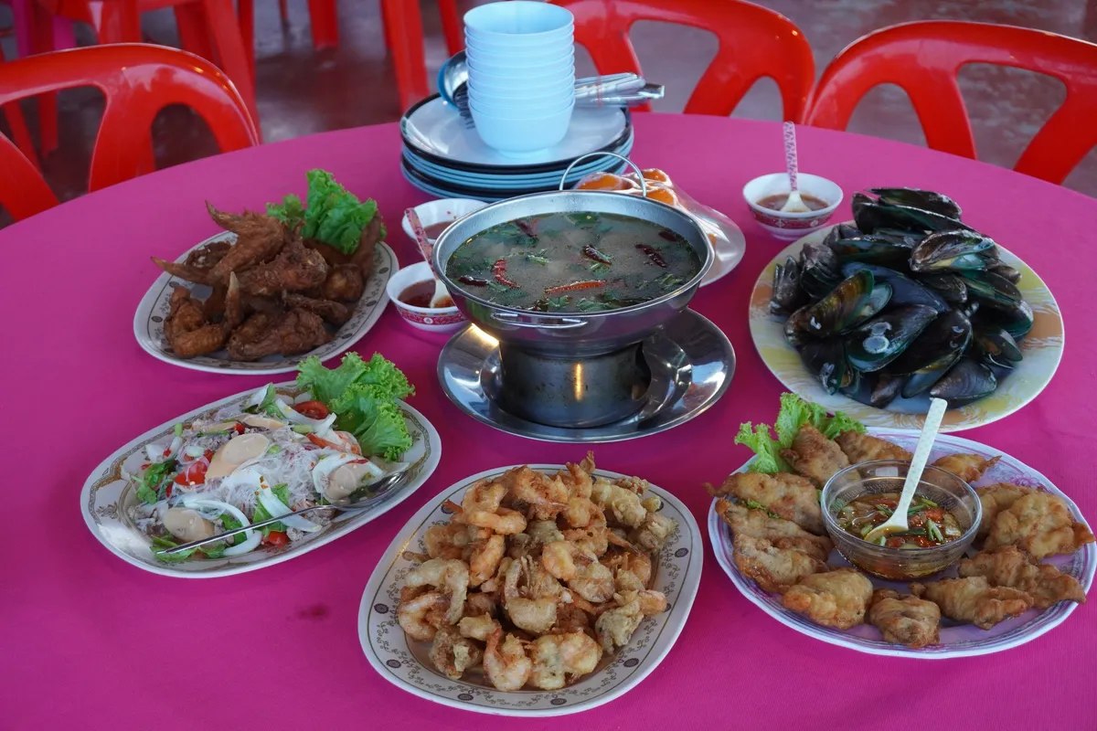 ภาพอาหารพื้นบ้านและซีฟู้ด 11